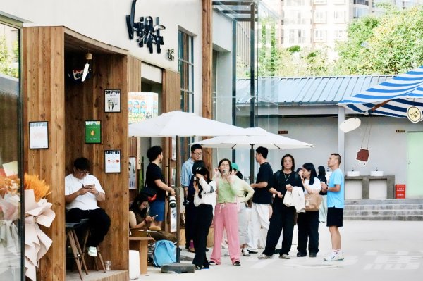 牛势策略 莲华街道建设路社区: 老厂房焕发新活力